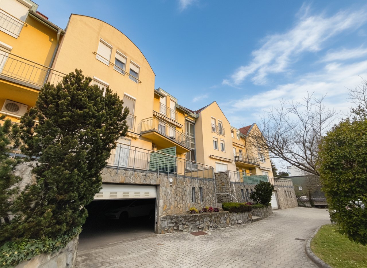 (AAA) Möbeliertes Appartement im Zentrum  mit Tiefgaragenplatz (KK0410)