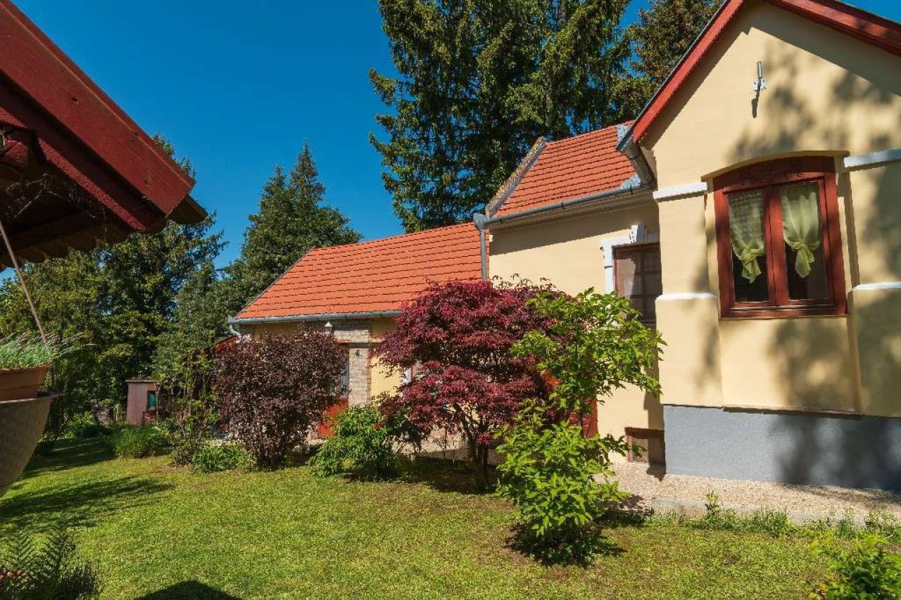 (AAA) Liebevoll renoviertes Bauernhaus in ruhiger Lage mit getrennten Apartment (AAA) (WH1158-2)