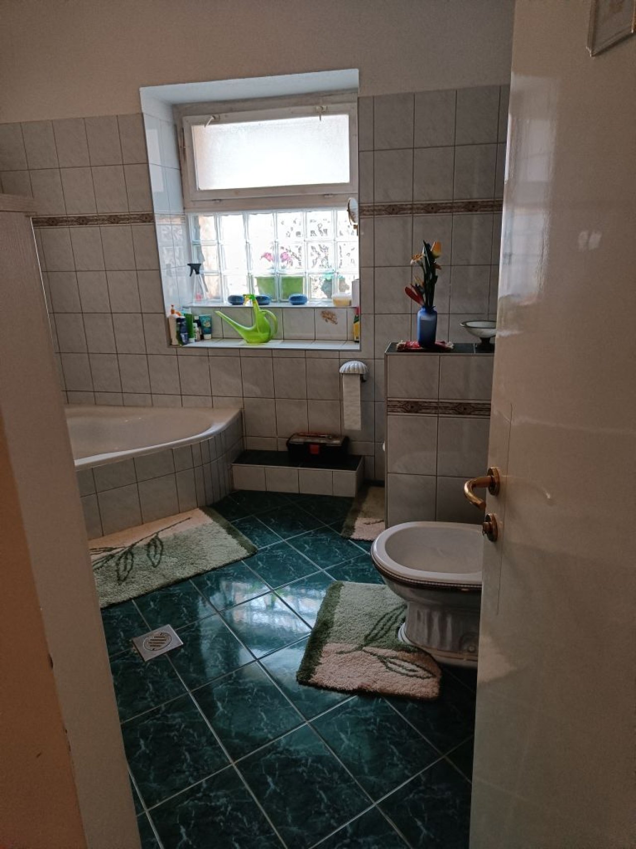 (AAA) Außergewöhnliches Anwesen mit 2 Gästehäusern &amp; großem Gemeinschaftsraum (EH007-2)