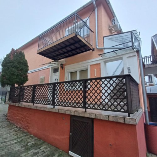 (ABA) Apartmenthaus mit 8 Einheiten in zentraler Lage des weltberühmten Kurbades Héviz (KE08)