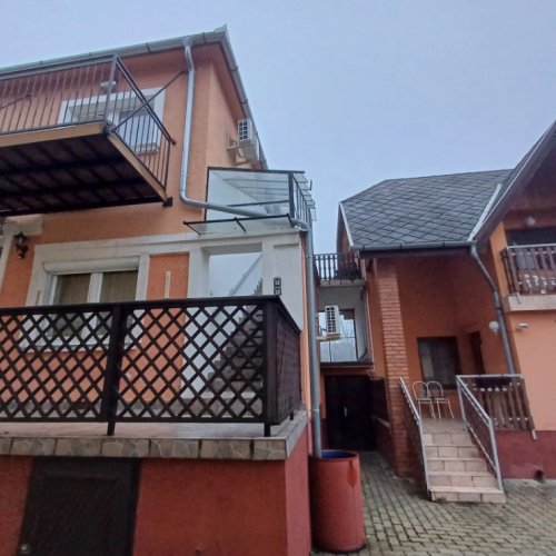 (ABA) Apartmenthaus mit 8 Einheiten in zentraler Lage des weltberühmten Kurbades Héviz (KE08)