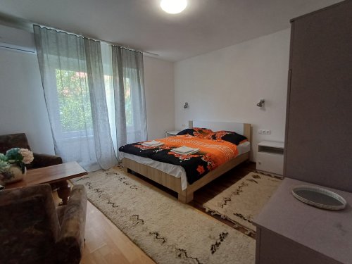 (ABA) Apartmenthaus mit 8 Einheiten in zentraler Lage des weltberühmten Kurbades Héviz (KE08)