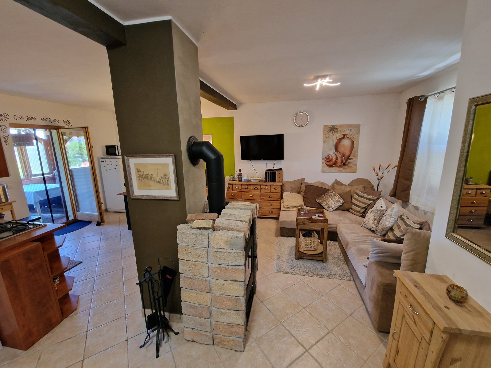 (AAA) Gemütlich, ruhig, professionell saniert, mit Gäste-Apartment am Balaton (CM104-2) — Living room