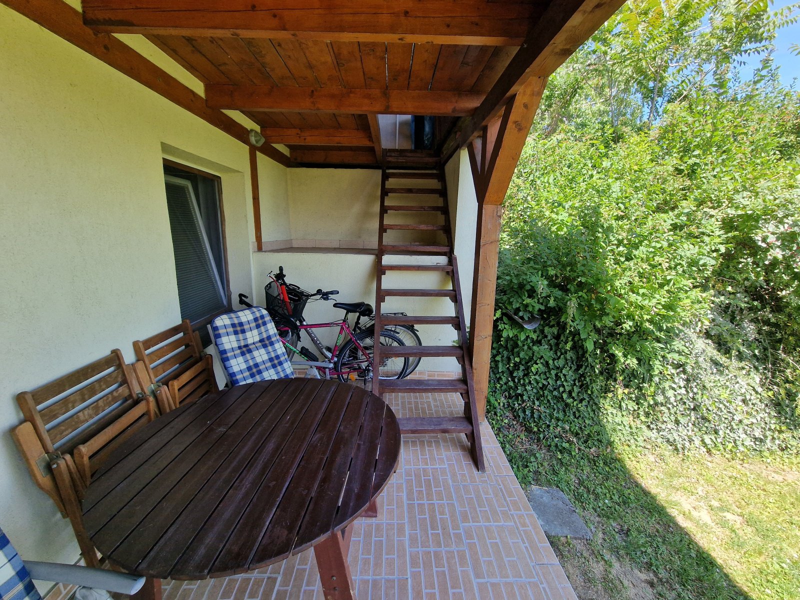 (AAA) Gemütlich, ruhig, professionell saniert, mit Gäste-Apartment am Balaton (CM104-2) — Terrace below