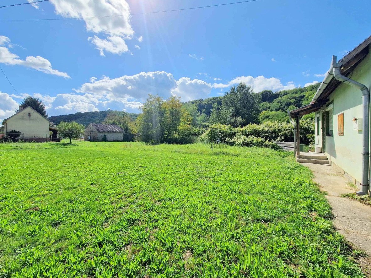 (ABA) Renovierungsbedürftiges  Haus in ruhiger Umgebung