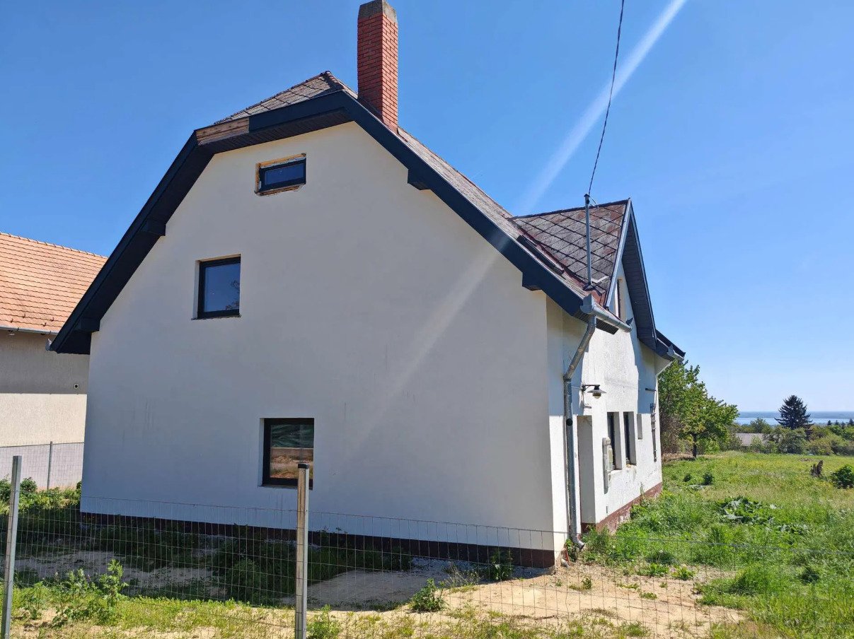 (ABA) Doppel-Grundstück mit Balatonblick & großem Wohnhaus (CM0445)