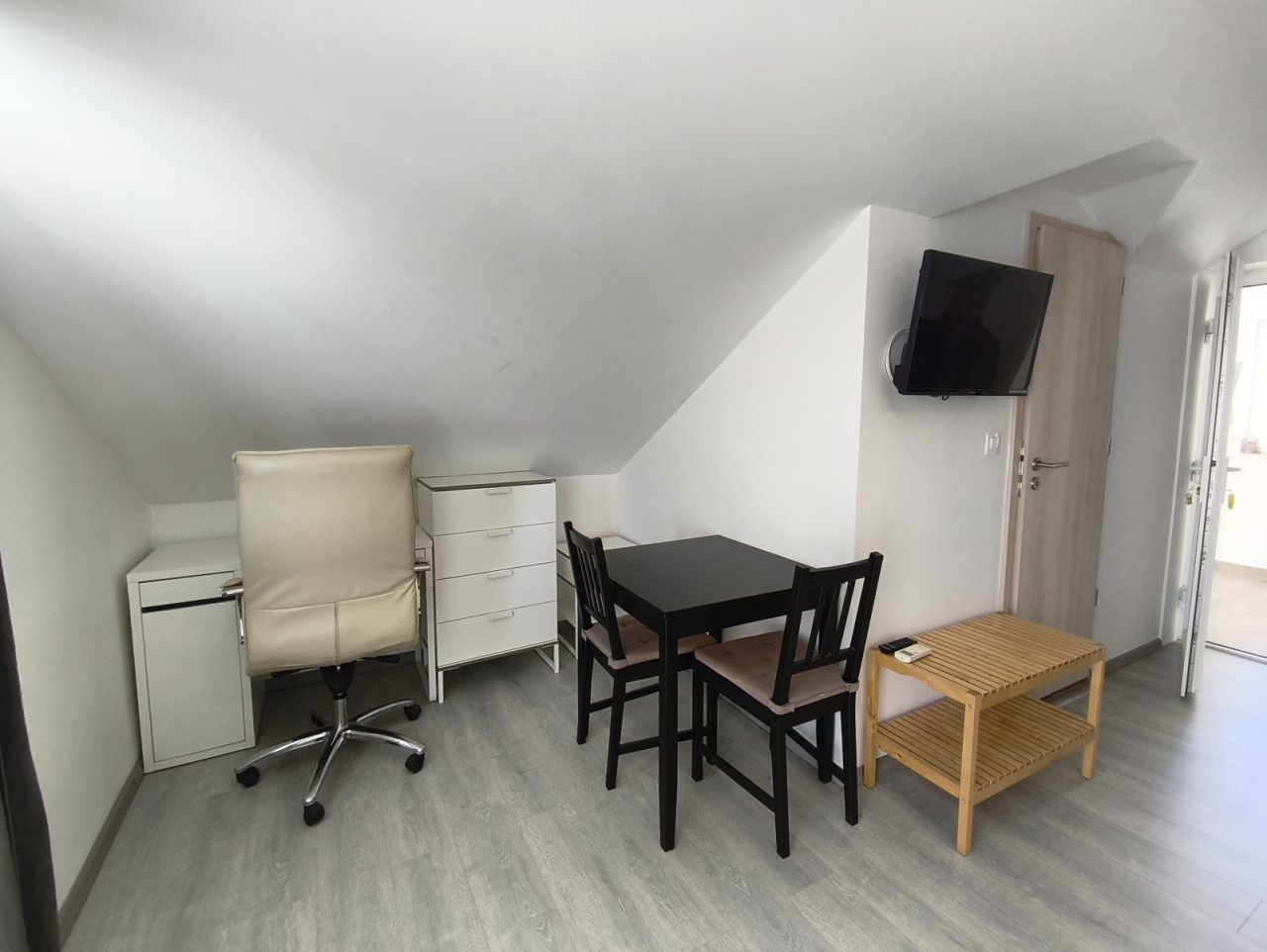 Möbliertes Apartment zur Langzeitmiete (KK0427-M)