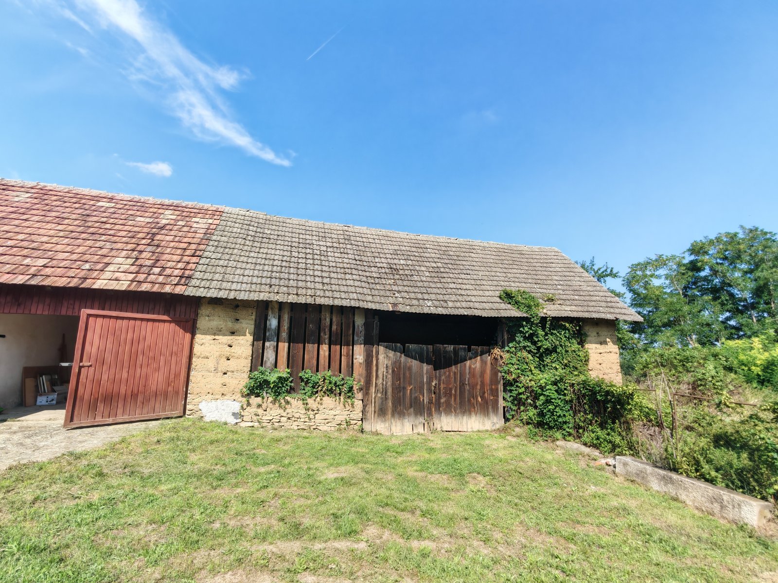 UNGARN: Traditionelles ungarisches Landhaus mit viel Atmosphäre und einem großen Grundstück (AAA) (MW006-2)