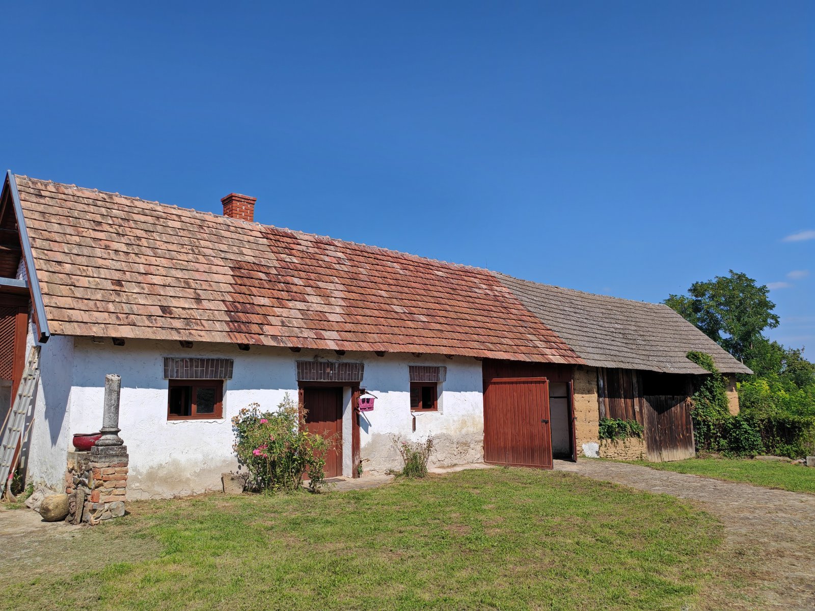 UNGARN: Traditionelles ungarisches Landhaus mit viel Atmosphäre und einem großen Grundstück (AAA)