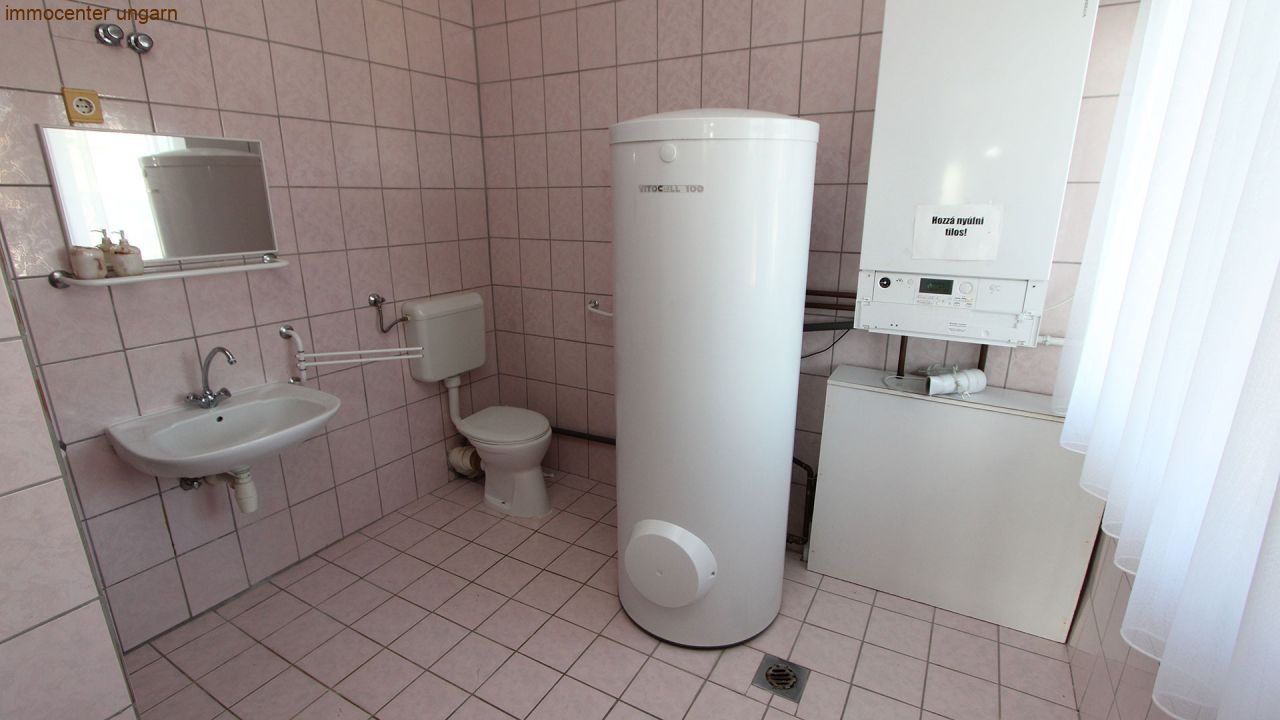 (AAA) Gepflegtes 8 Zimmer Gästehaus in Seenähe (44066)