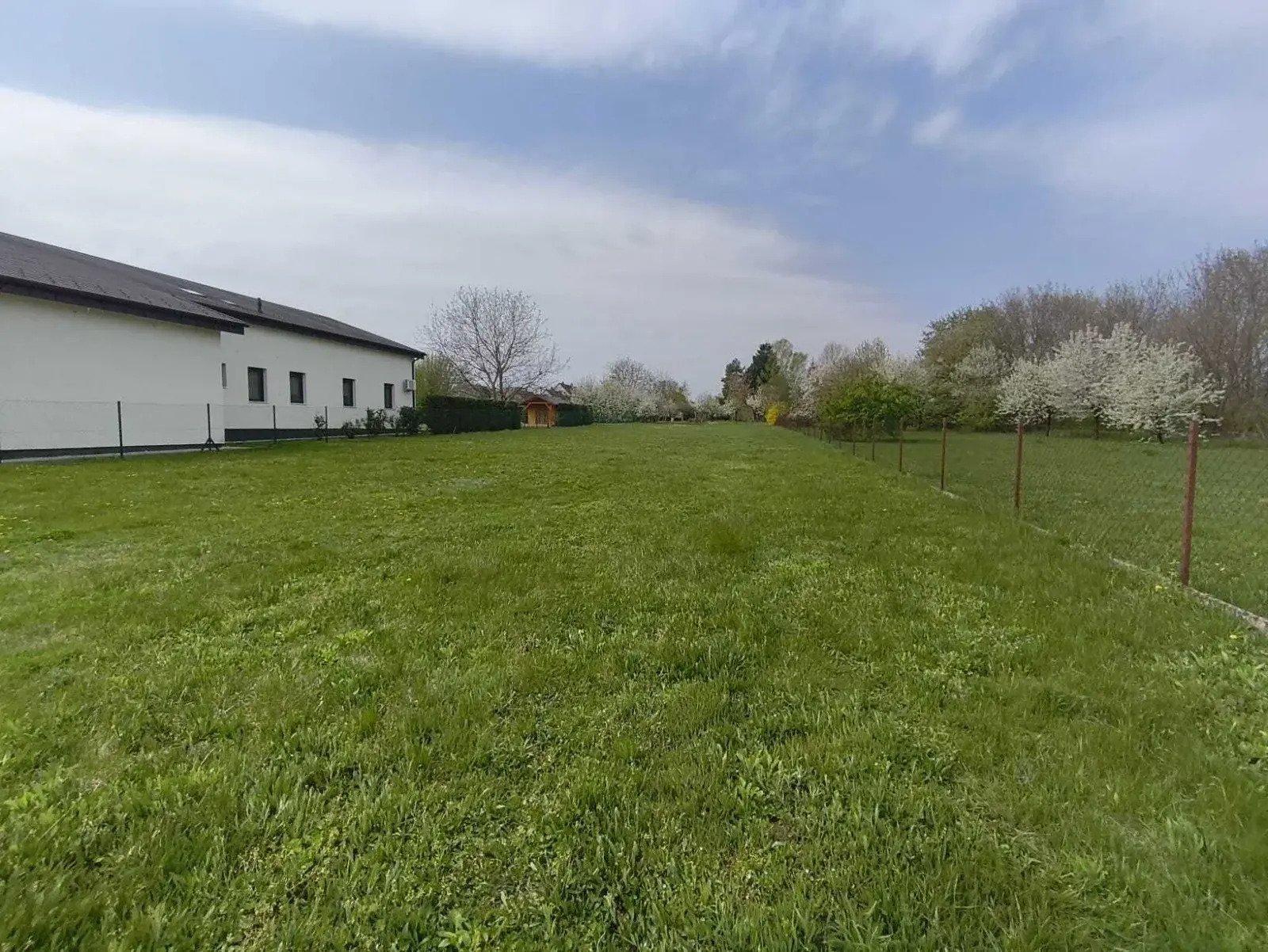 Schönes Baugrundstück voll erschossen im Neubaugebiet von Balatonberény