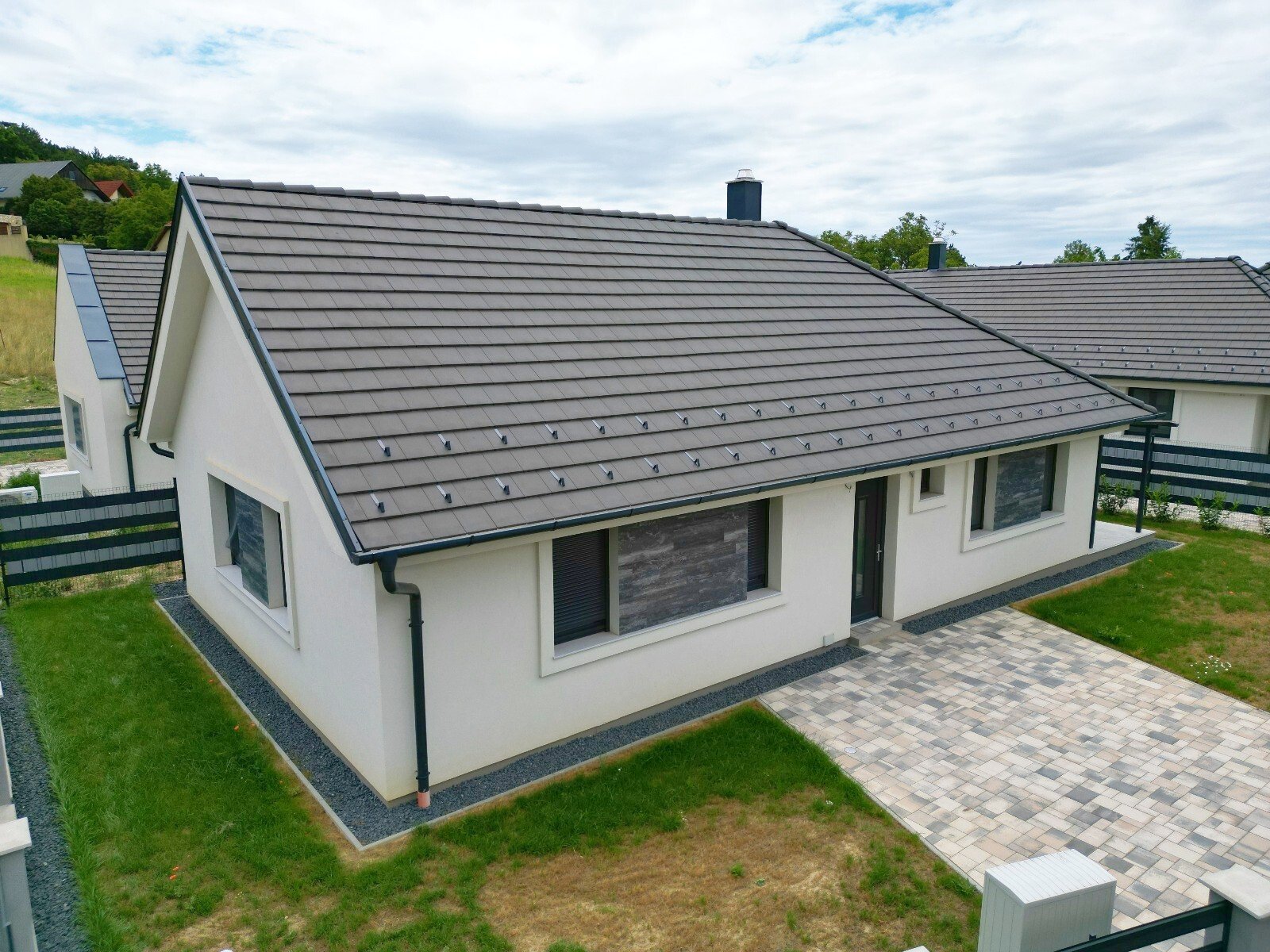 (AAA) Erstbezug: Landhaus am Nordufer des Balatons