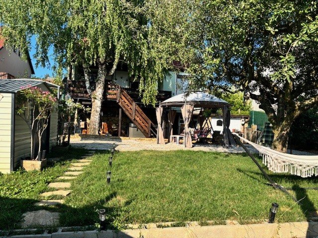 (AAA) Familienhaus in einer ruhigen Straße mit Panorama auf Héviz (KK044-2)