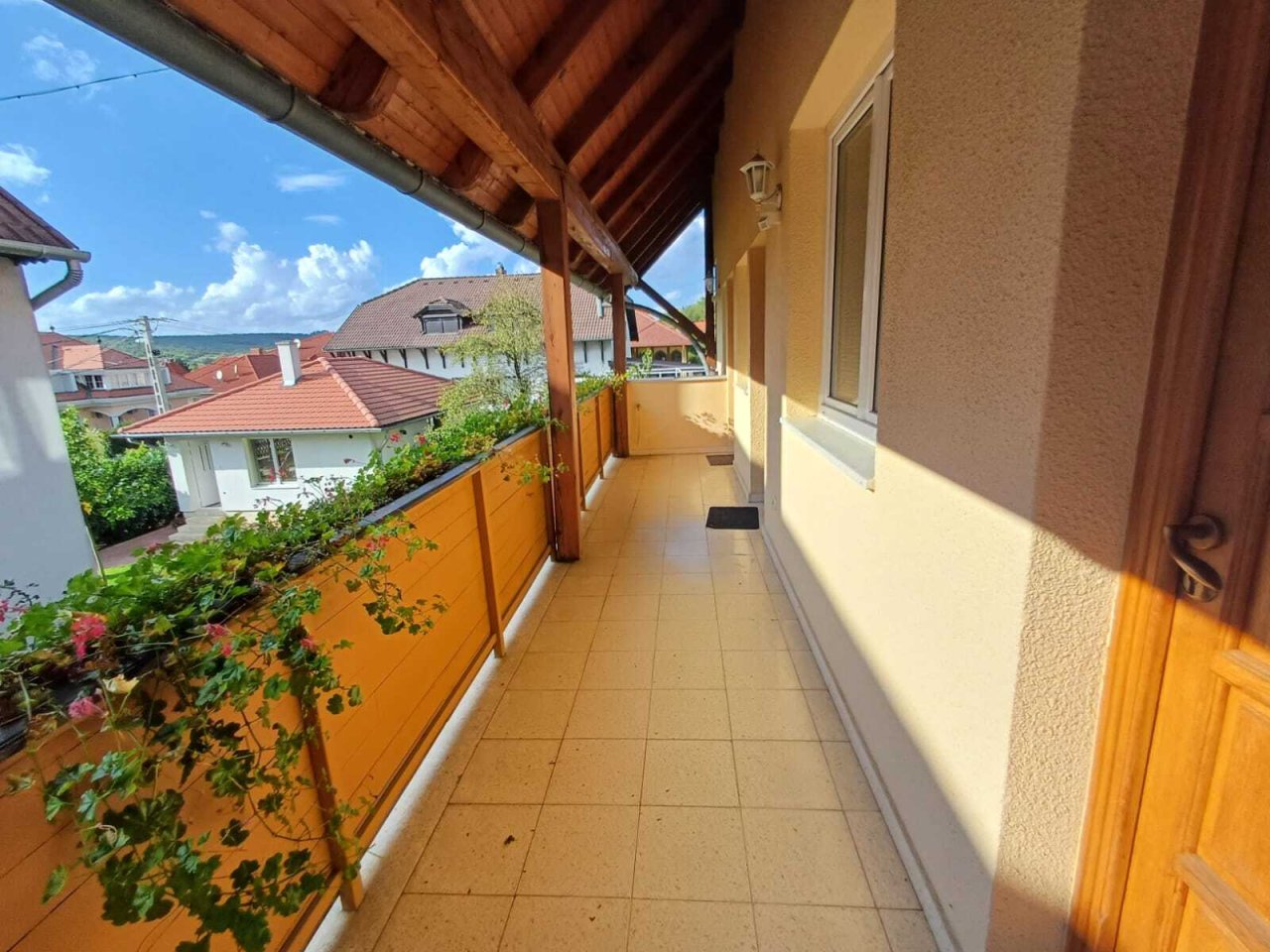 (AAA) Renditeobjekt: Mehrfamilienhaus mit 5 Wohnungen im weltberühmten Thermalbad (KE09)