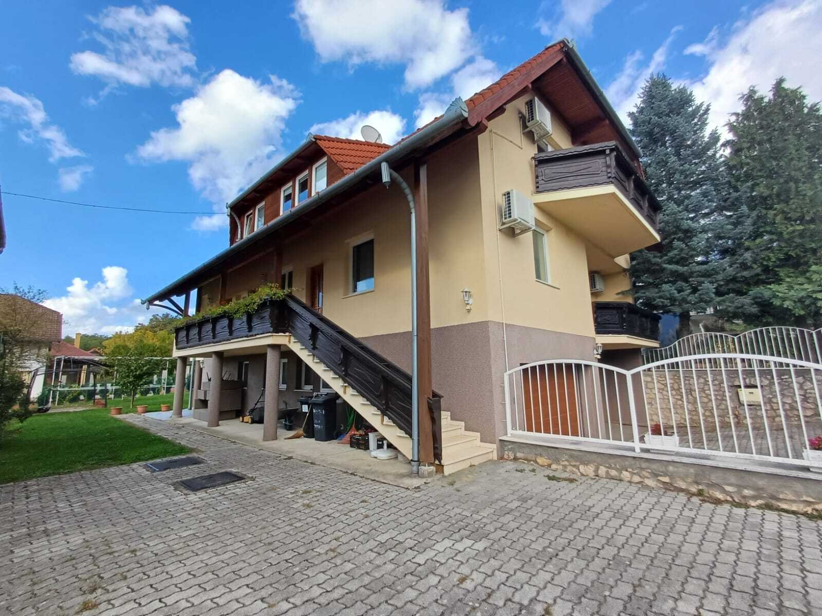 (AAA) Renditeobjekt: Mehrfamilienhaus mit 5 Wohnungen im weltberühmten Thermalbad