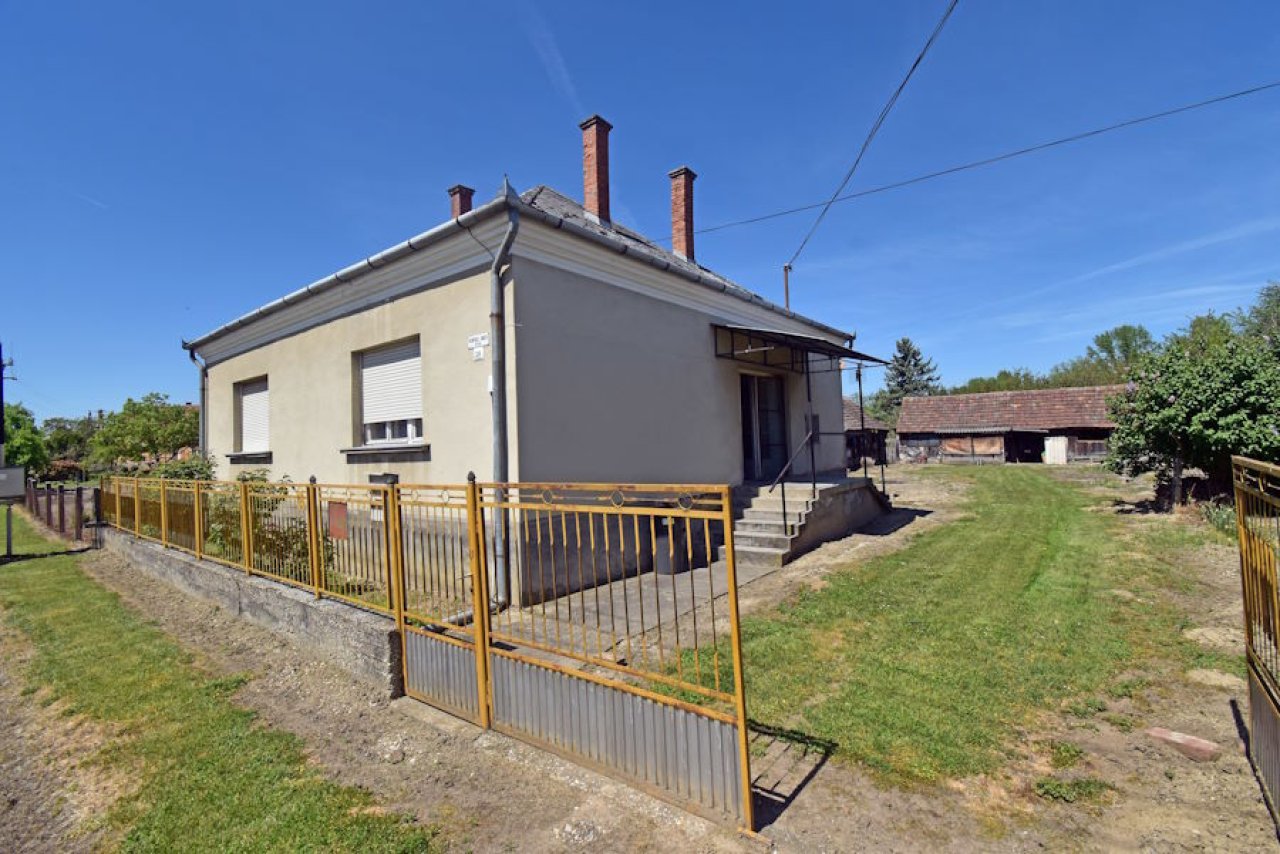 (BBA) Haus in ruhiger Strassse, 800 Meter vom Gyékényes-See entfernt (FER1800)