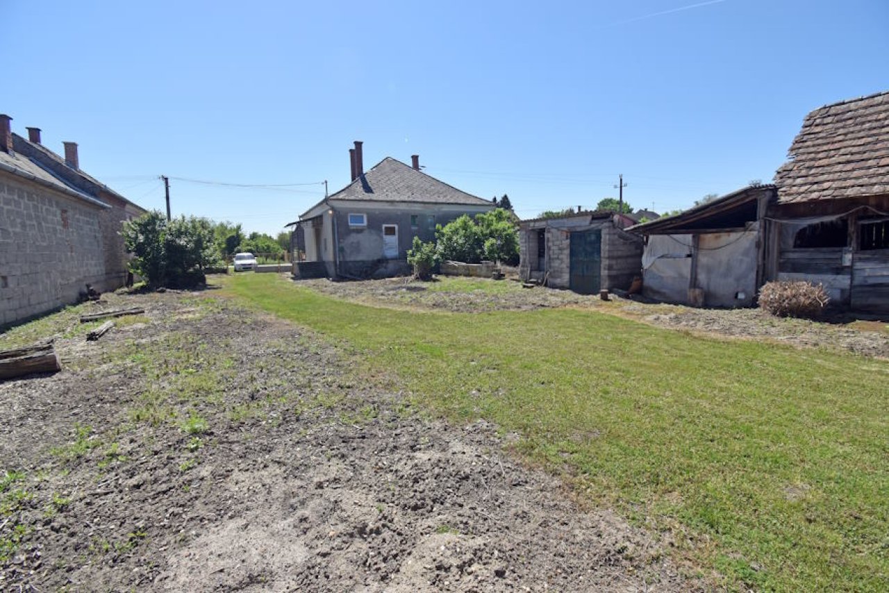 (BBA) Haus in ruhiger Strassse, 800 Meter vom Gyékényes-See entfernt (FER1800)