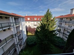 (AAA) Möblierte Mietwohnung mit sonnigem Balkon im Zentrum von Héviz (HCM88-5)