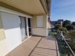 (AAA) Möblierte Mietwohnung mit sonnigem Balkon im Zentrum von Héviz (HCM88-5)