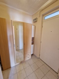 (AAA) Möblierte Mietwohnung mit sonnigem Balkon im Zentrum von Héviz (HCM88-5)
