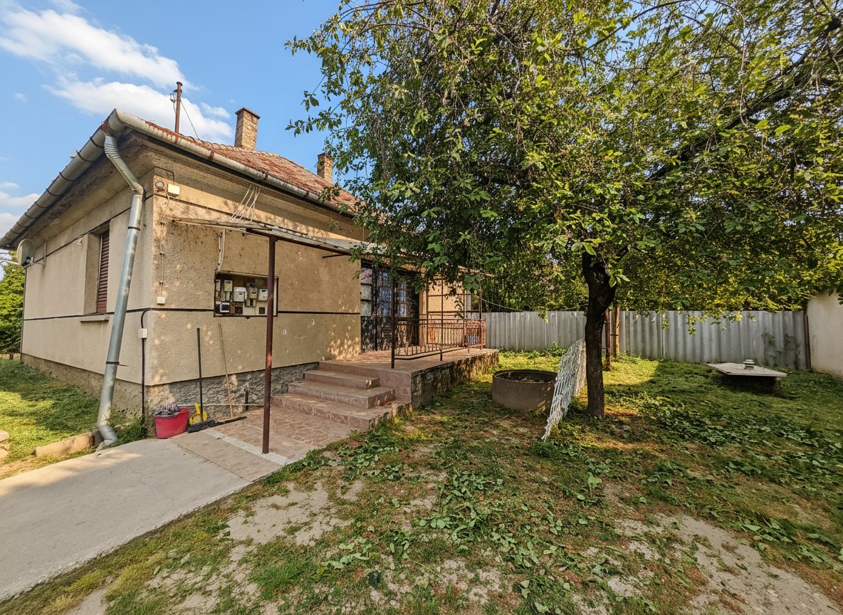 (BCA) Sanierungsbedürftiges Haus in ruhiger Umgebung