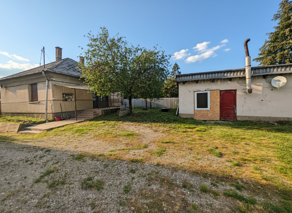 (BCA) Sanierungsbedürftiges Haus in ruhiger Umgebung