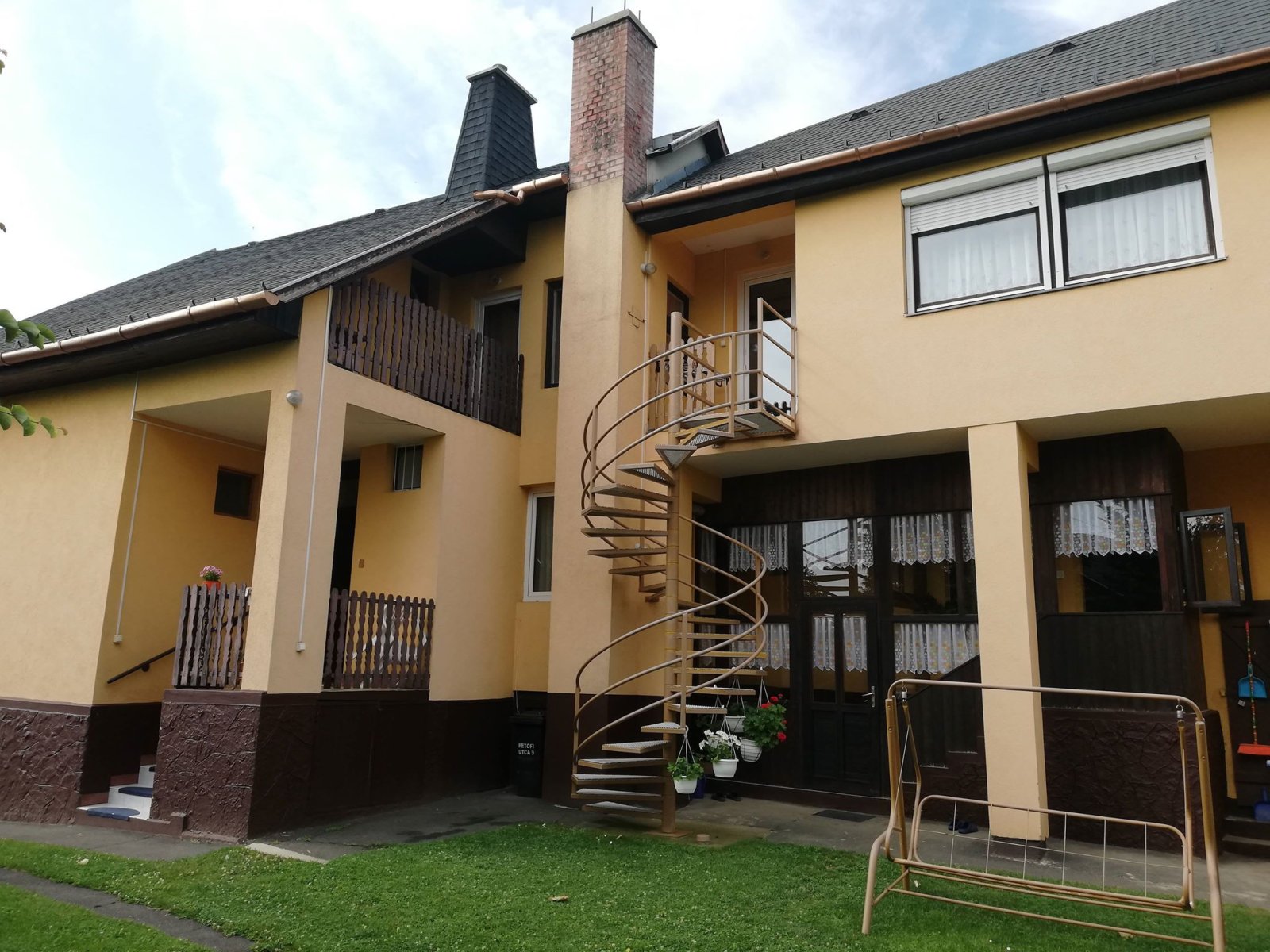(AAA) Einfamilienhaus mit großem Grundstück für Selbstversorger