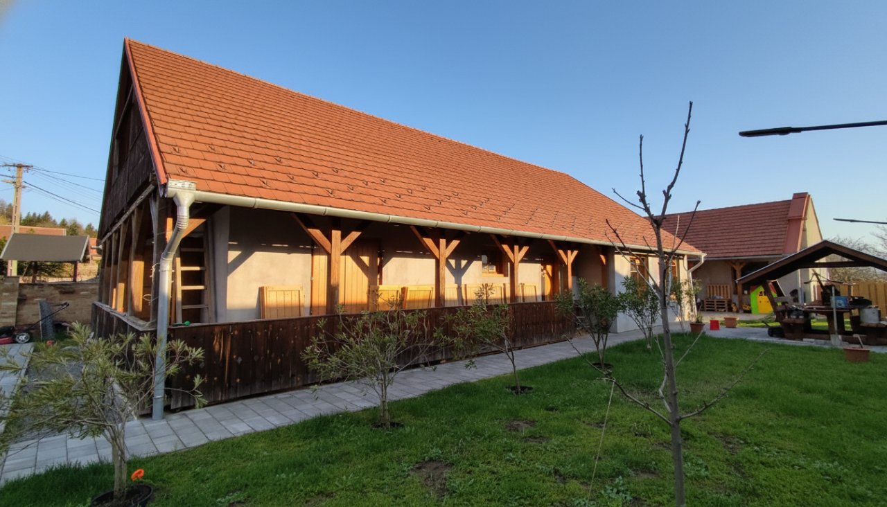 (BAA) Zweigenerationen-Familienhaus mit großem Grundstück bei Österreich (RV0518)