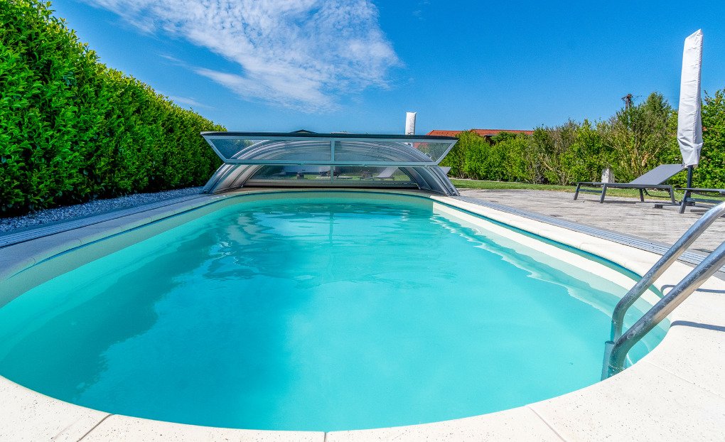 (AAA) Stilvolle und moderne Villa mit Pool am Nordufer (33902)