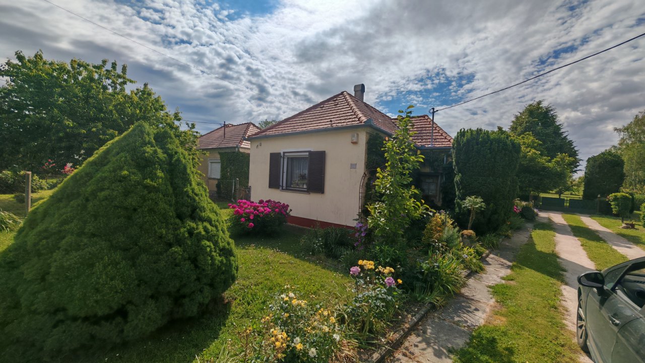 (BAA) Landhaus in ruhiger Lage mit sehr schönem Grundstück (MW1015)