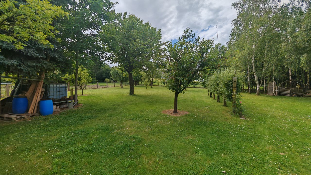 (BAA) Landhaus in ruhiger Lage mit sehr schönem Grundstück (MW1015)
