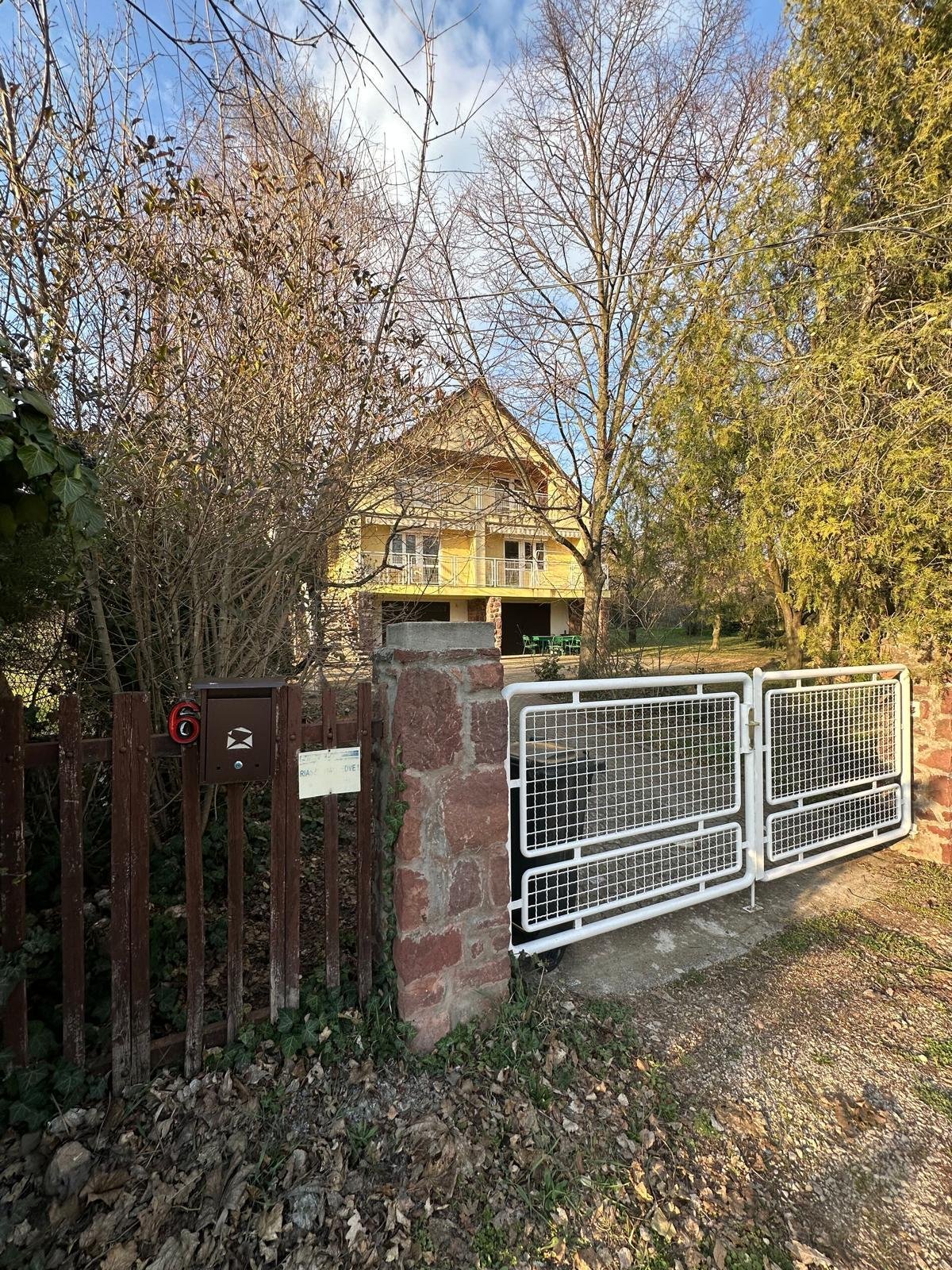 (ABA) Einfamilienhaus am berühmten Nordufer des Balatons (NYV6058)