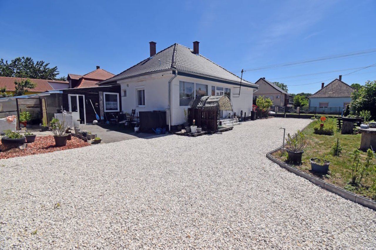 (BAA) Renoviertes Einfamilienhaus in ruhiger, naturnaher Lage (FER2040)