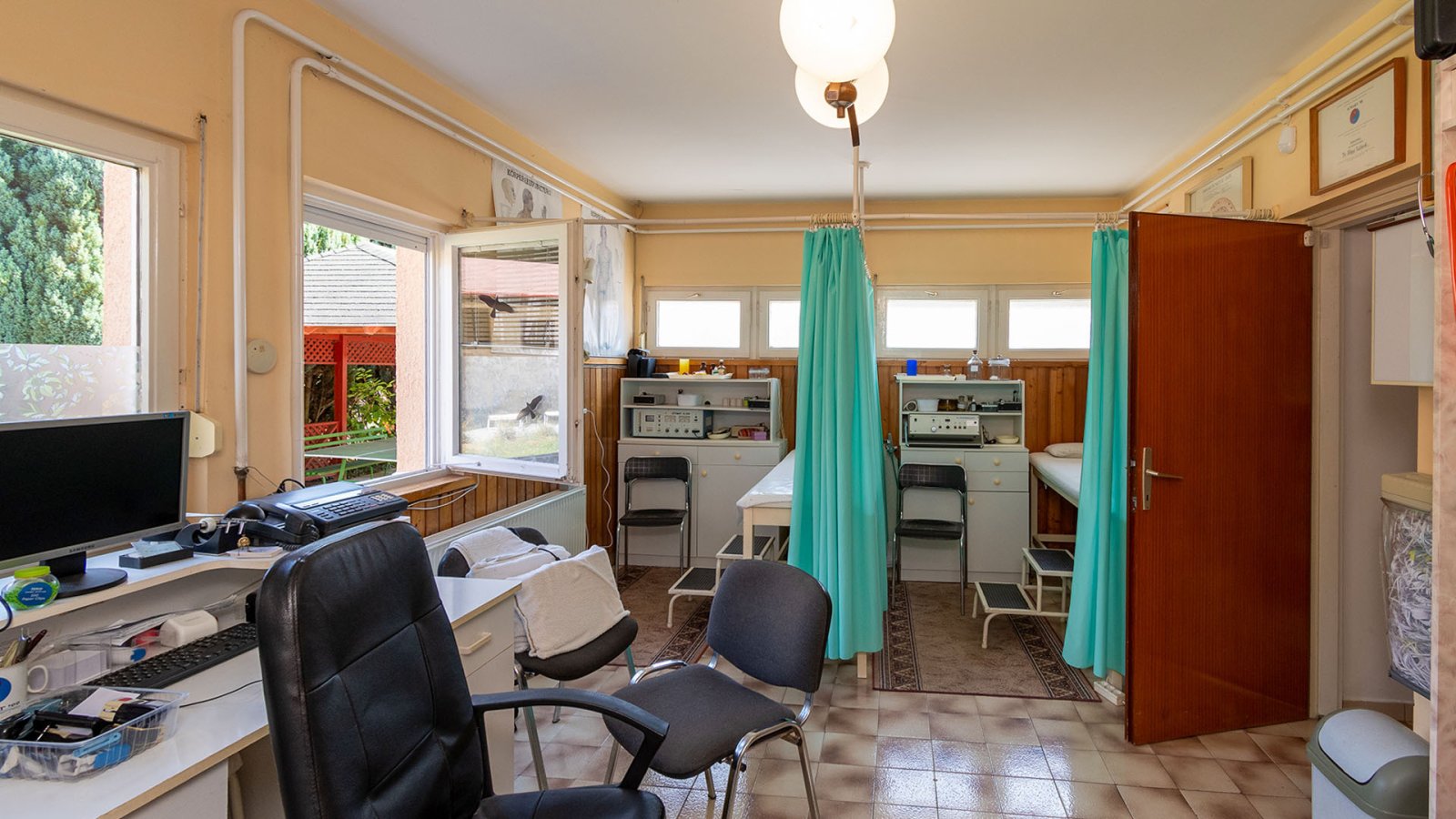(AAAB) Familienhaus mit Pool in Héviz für Geschäft & Privat geeignet