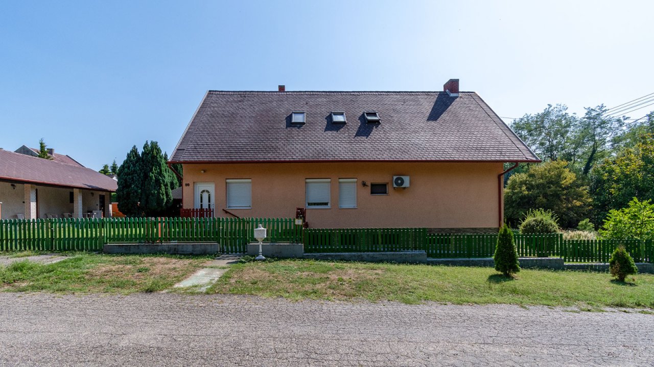 (AAAB) Familienhaus mit Pool in Héviz für Geschäft &amp; Privat geeignet (33739-2)