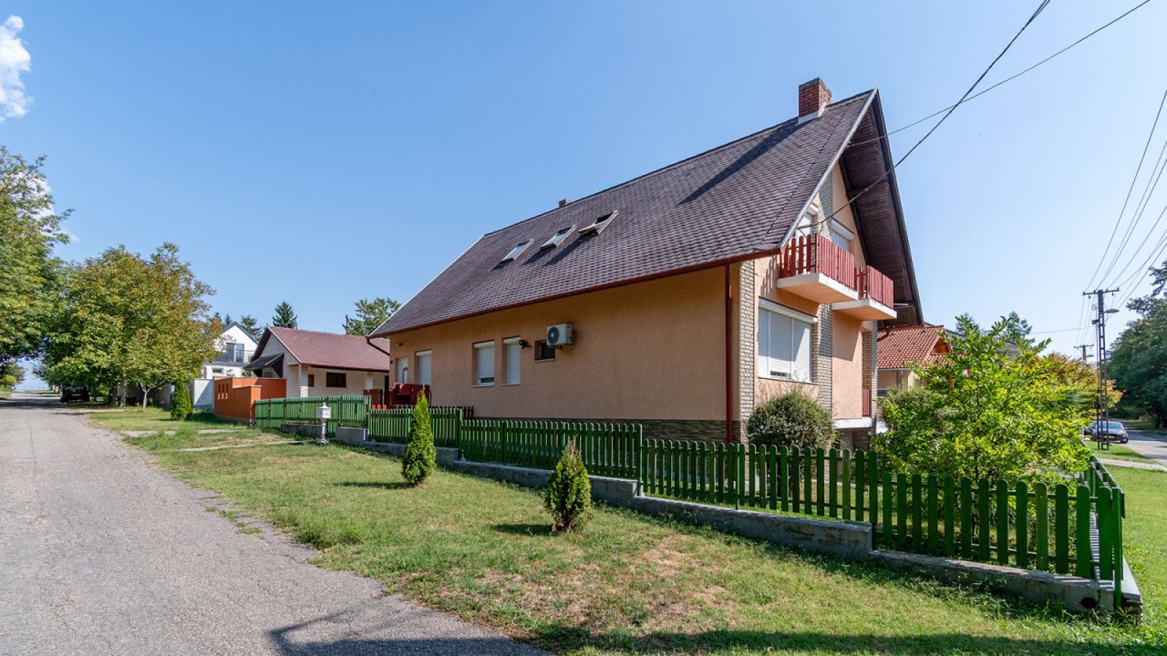 (AAAB) Familienhaus mit Pool in Héviz für Geschäft &amp; Privat geeignet (33739-2)