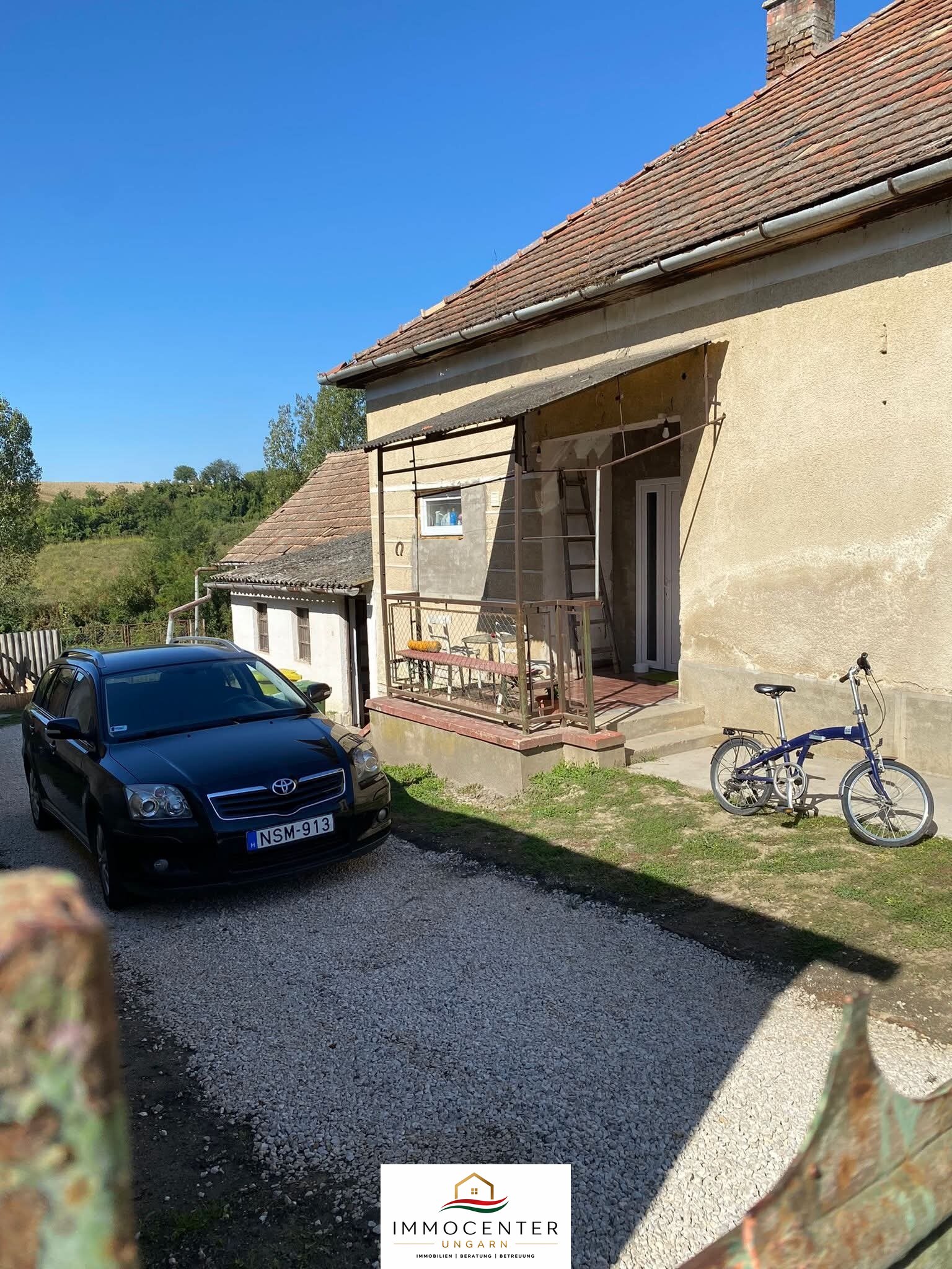 (BBA) Teilrenoviertes Einfamilienhaus in einer ruhigen Lage