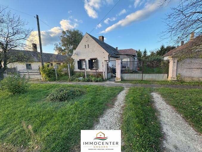(BCA) Renovierungsbedürftiges Haus in ruhiger Umgebung
