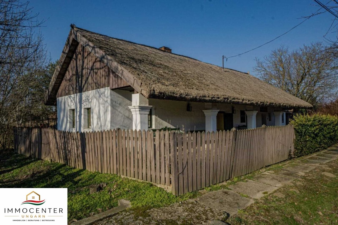 (BAA) Authentisches Familienhaus mit Reetdach in ausgezeichnetem Zustand (FHA003)