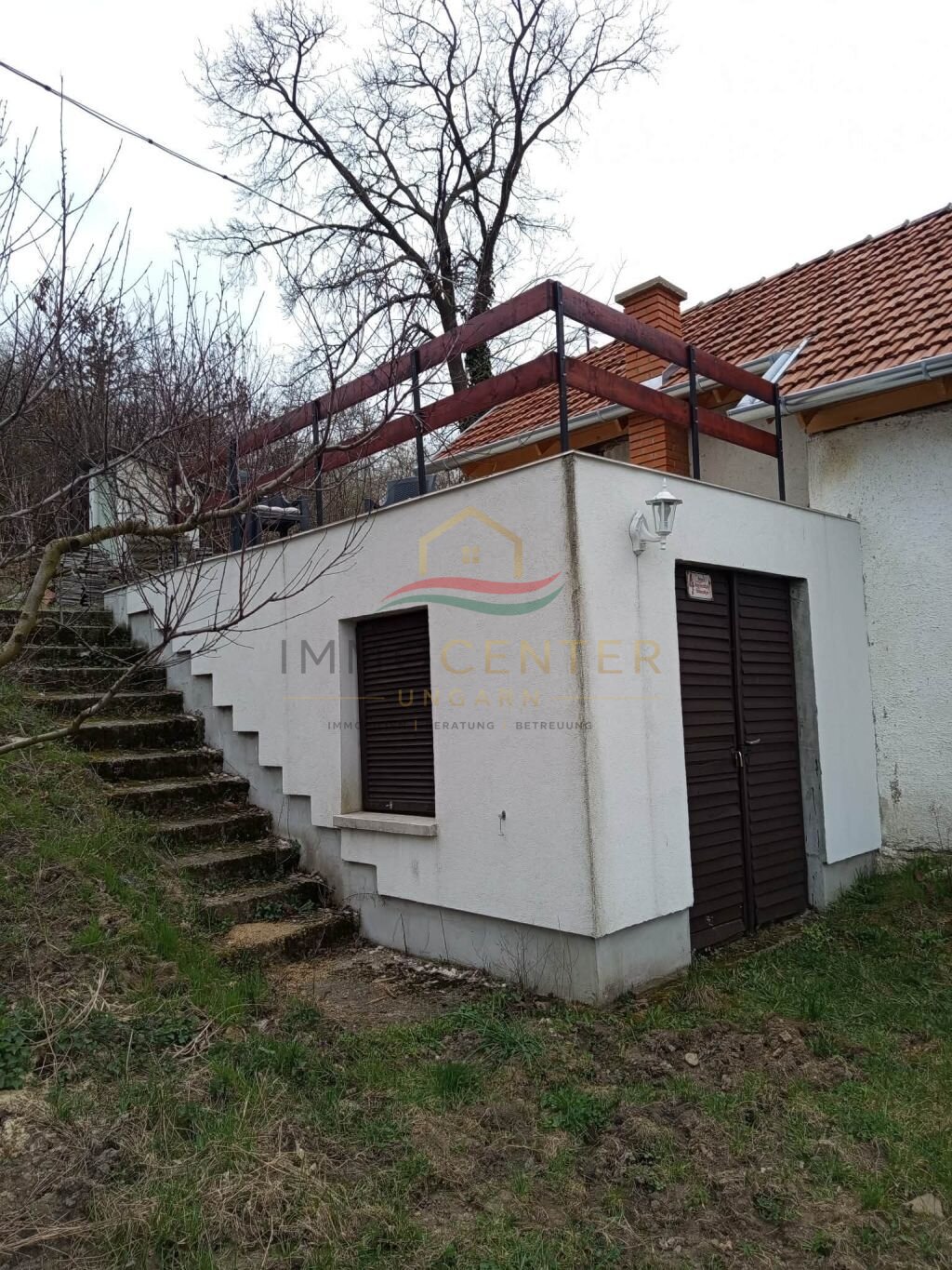 (ABA) Weinberg Pinze mit Panoramablick (EH009)