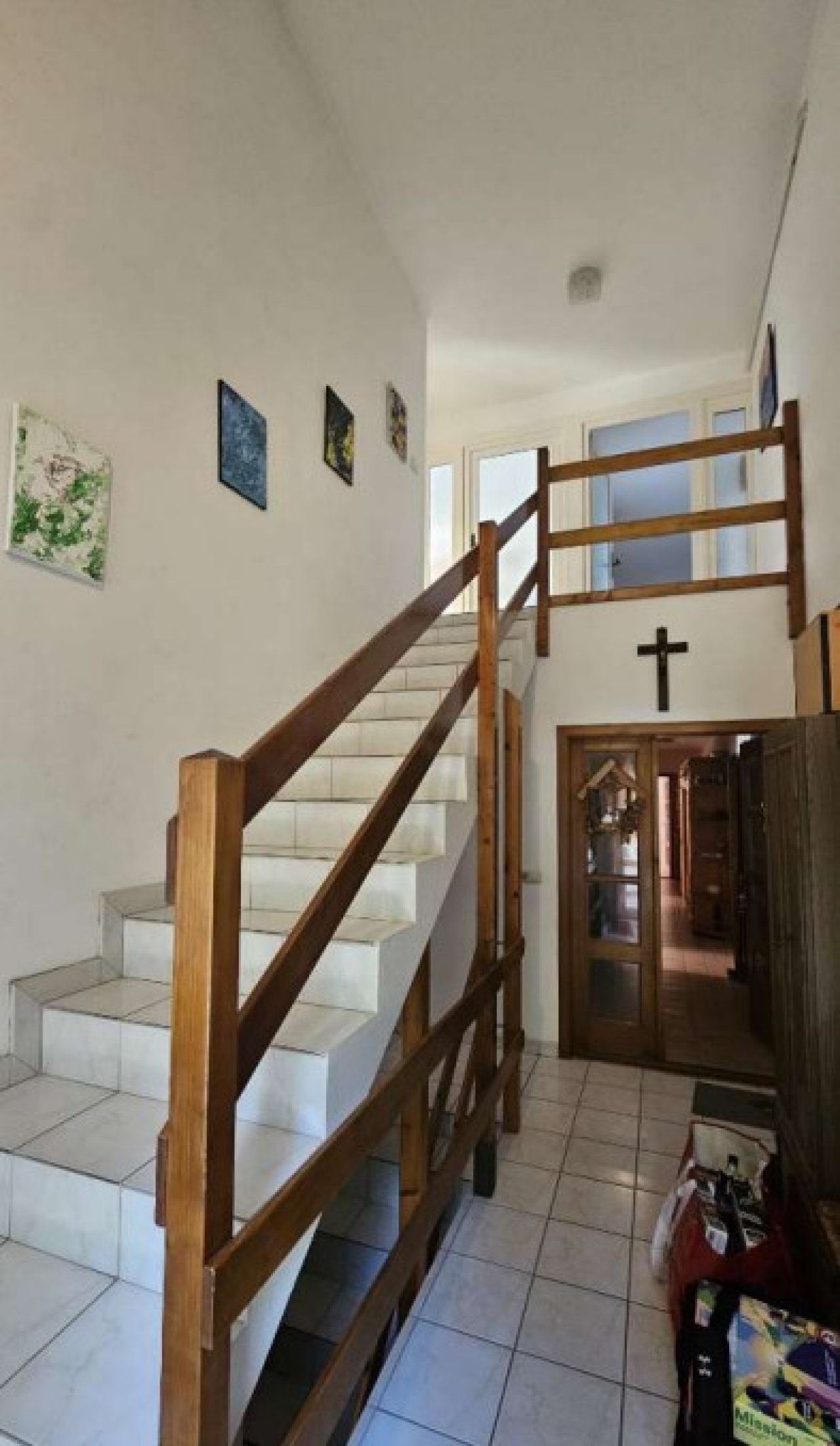 Großzügiges Wohnhaus mit 3 Einheiten, Pool und parkähnlichem Garten (CM225)