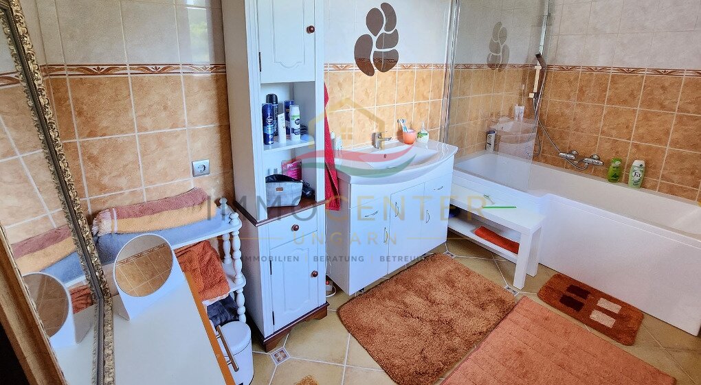 (AAA) Renoviertes Einfamilienhaus bei Héviz mit Wald (33635)
