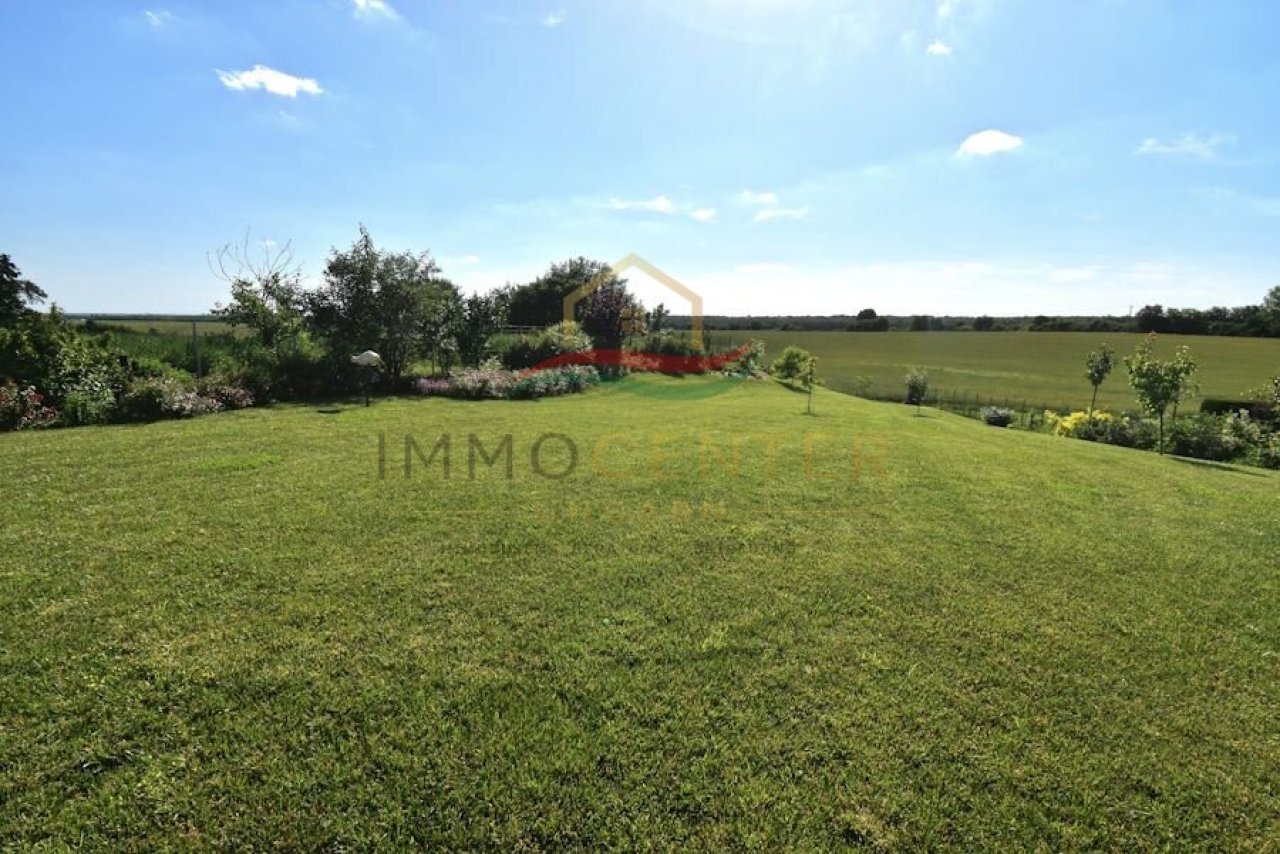 (AAA) Exklusives Haus fantastischem Panorama,Thermalbad-Nähe (FER0617)