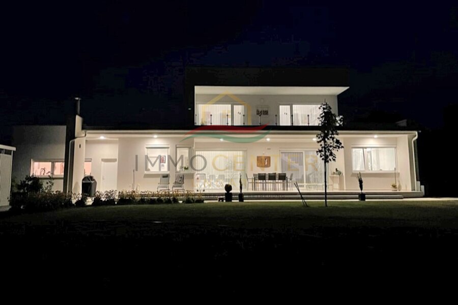 (AAA) Exklusives Haus fantastischem Panorama,Thermalbad-Nähe (FER0617)