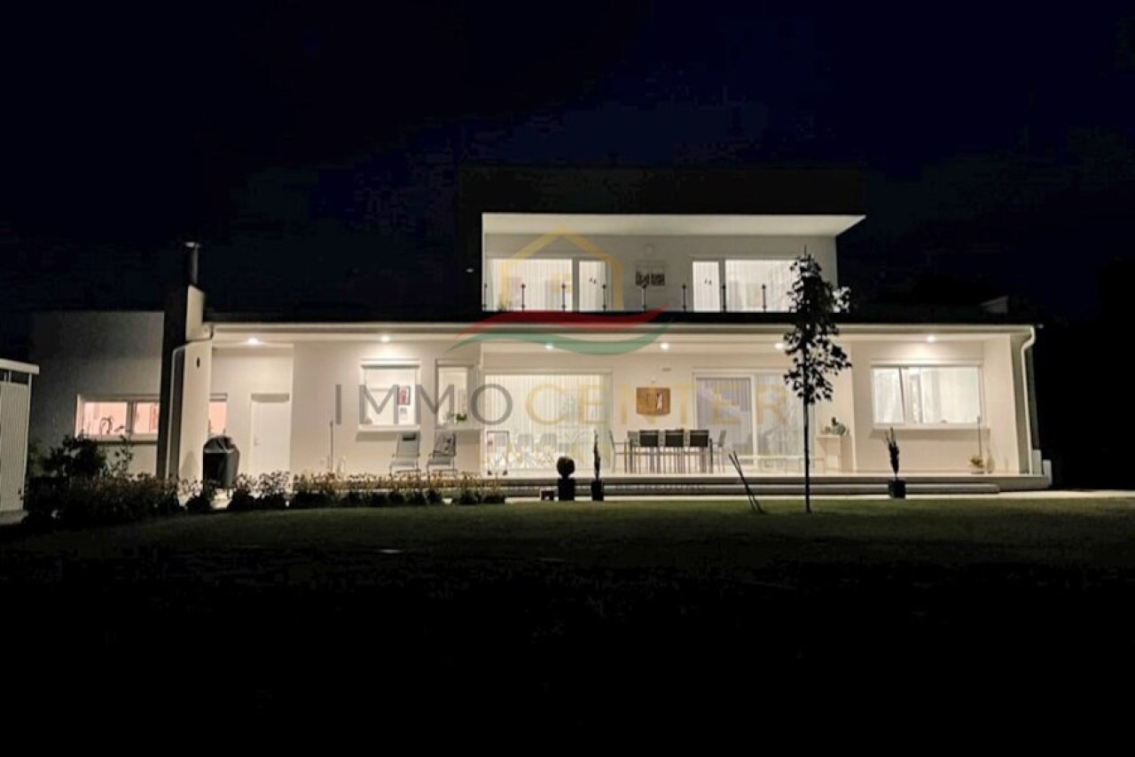 (AAA) Exklusives Haus fantastischem Panorama,Thermalbad-Nähe (FER0617)