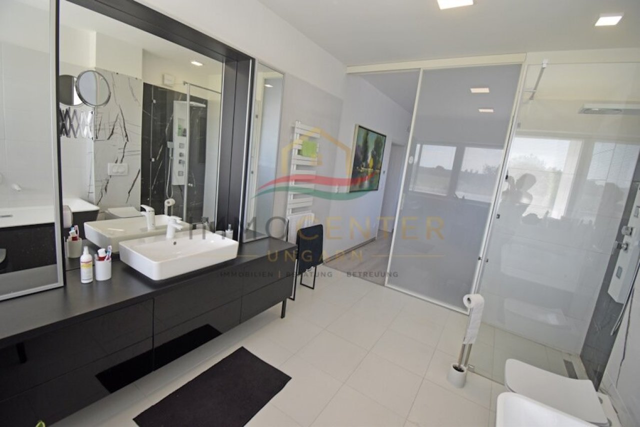(AAA) Exklusives Haus fantastischem Panorama,Thermalbad-Nähe (FER0617)