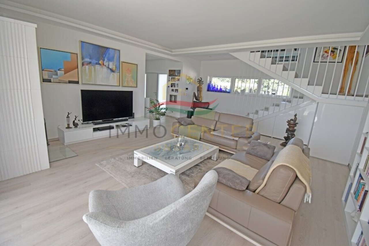 (AAA) Exklusives Haus fantastischem Panorama,Thermalbad-Nähe (FER0617)