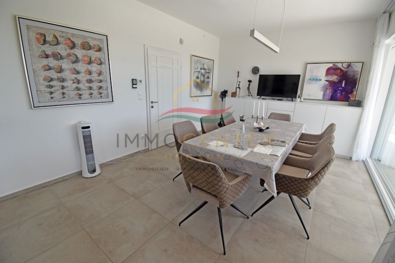 (AAA) Exklusives Haus fantastischem Panorama,Thermalbad-Nähe (FER0617)