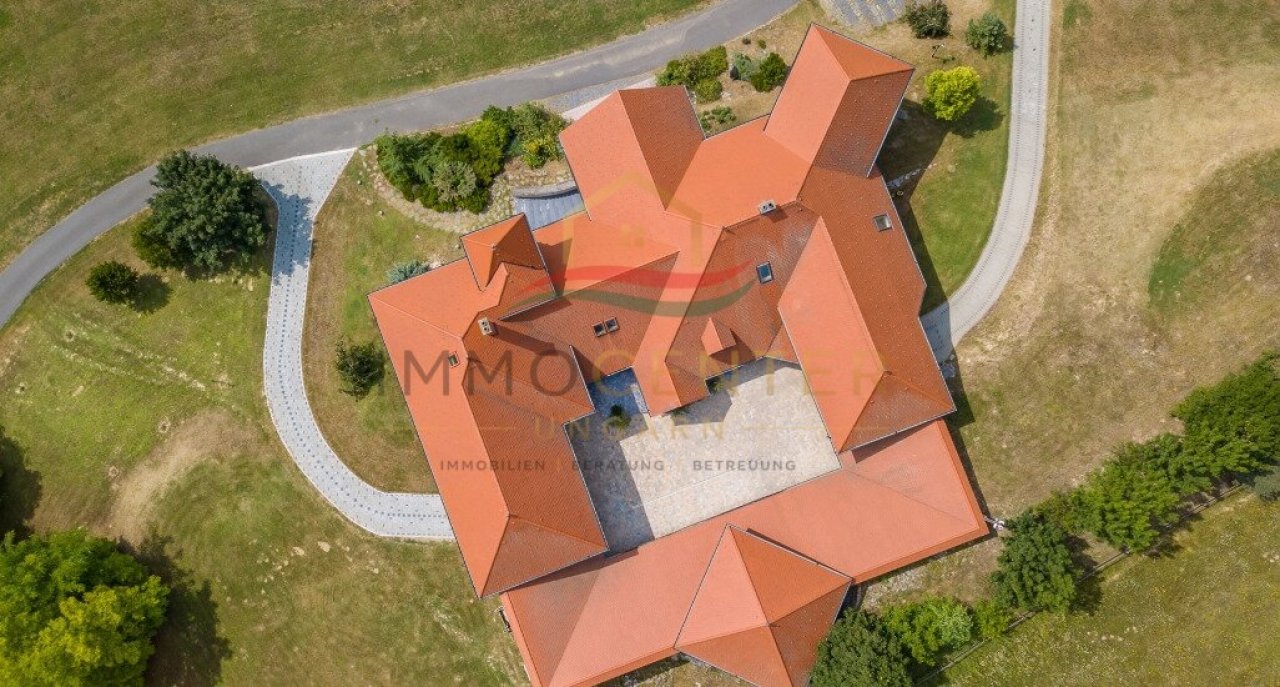 (AAA) Exklusives Reitanwesen mit Panoramablick nahe Siófok am Balaton (44059)