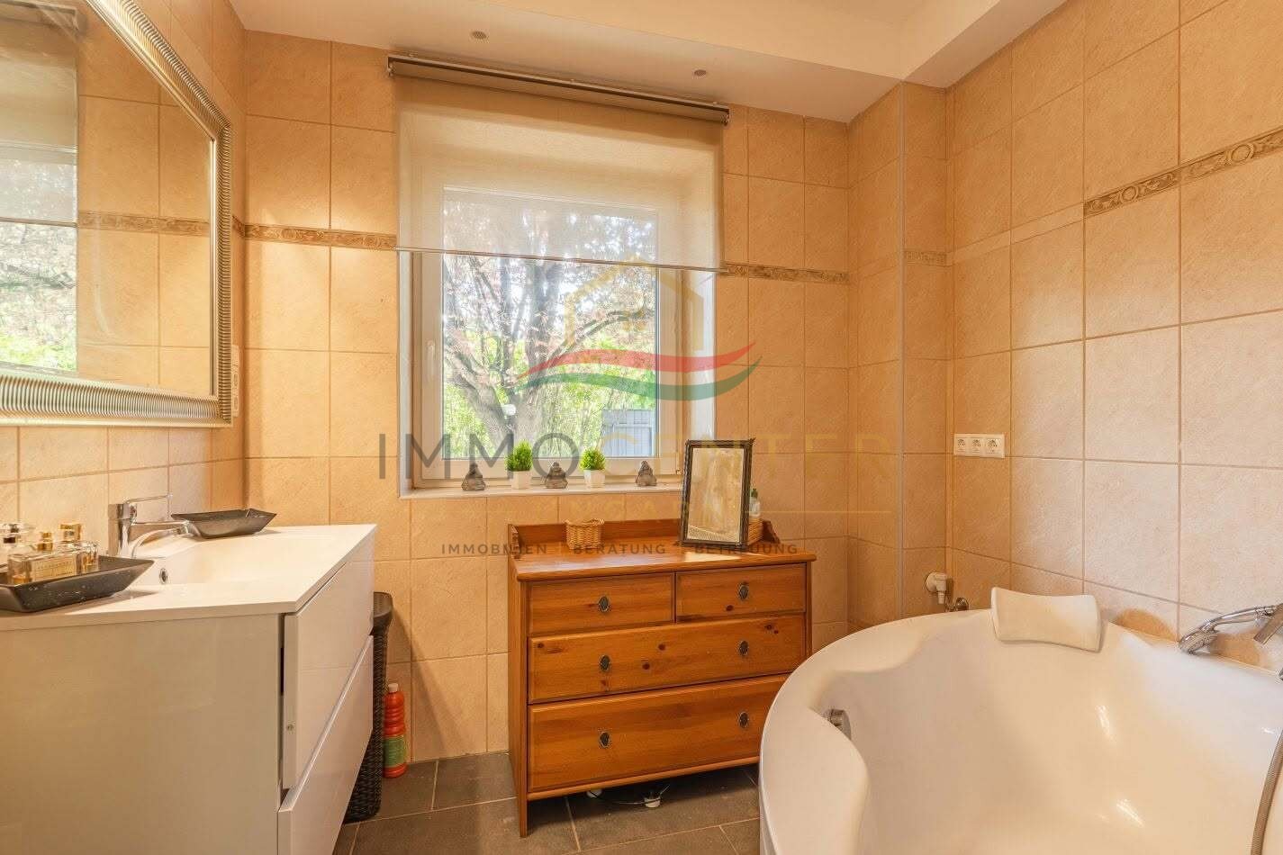 (AAA) Stimmungsvolles, modernes Traumhaus mit Pool in der Nähe des Sees (BO9125)